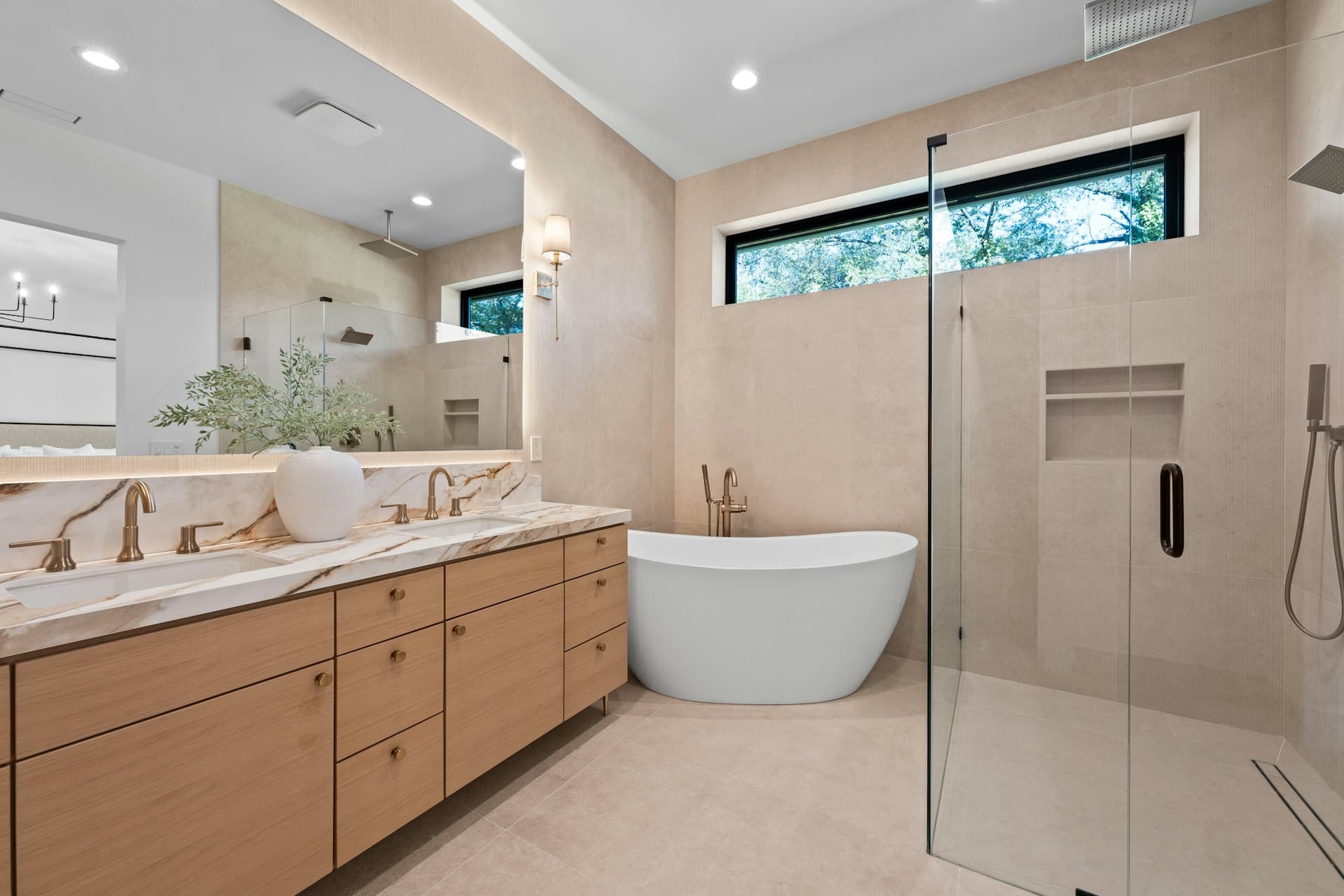 Double sink bathroom vanity